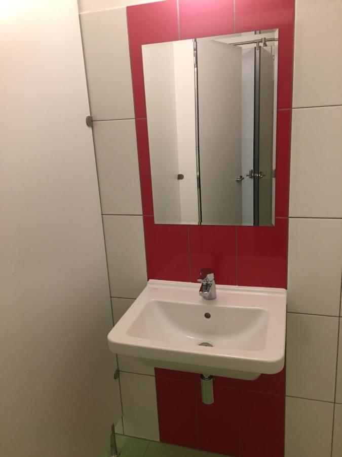 Expo Capsule Hostel براغ المظهر الخارجي الصورة